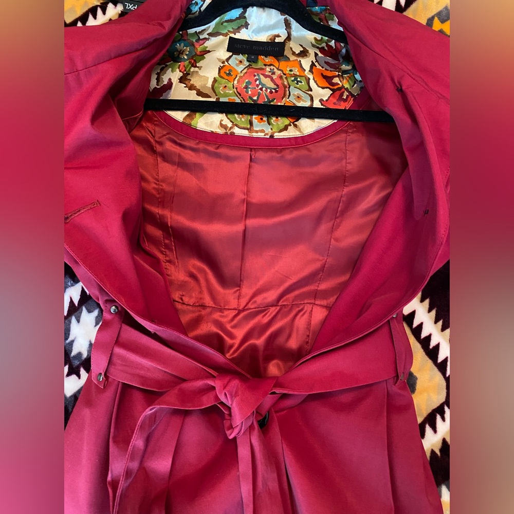 Steve Madden red belted pea coat with black buttons. NWOT size M - Picture 9 of 13